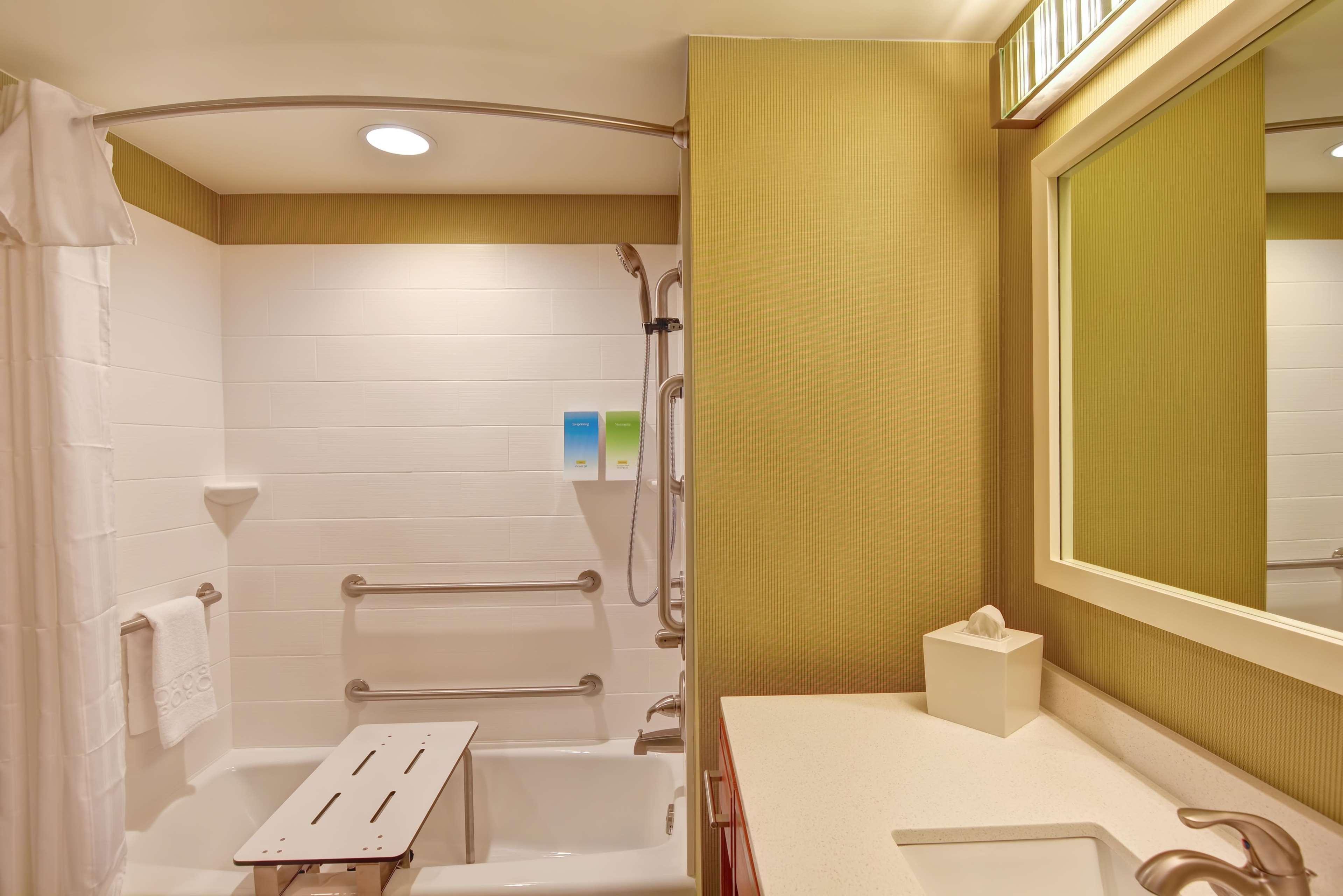 Home2 Suites By Hilton Green Bay Bagian luar foto