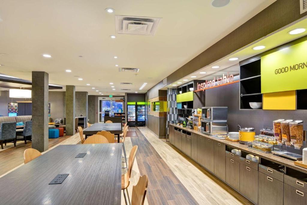 Home2 Suites By Hilton Green Bay Bagian luar foto