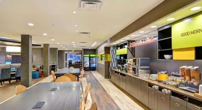 Home2 Suites By Hilton Green Bay Bagian luar foto